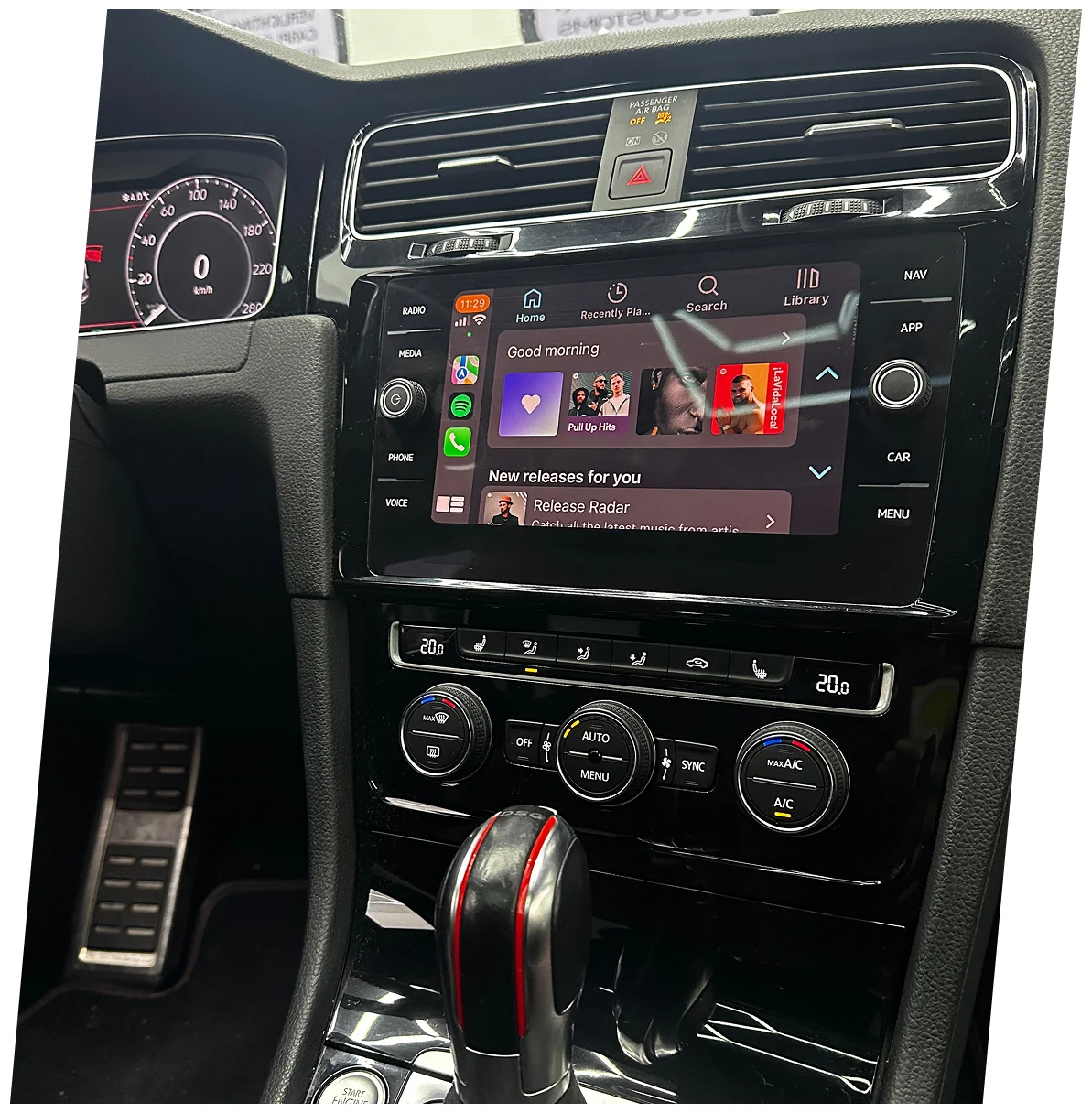 CarPlay module ingebouwd in een auto door Pureline Automotive